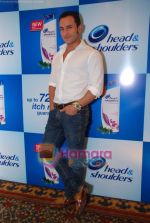 Saif Ali Khan at a promotional Head and Shoulders event on 10th Aug 2010 (37).JPG